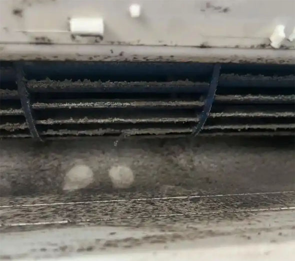 上海空调吹的风有股烧焦味是怎么回事